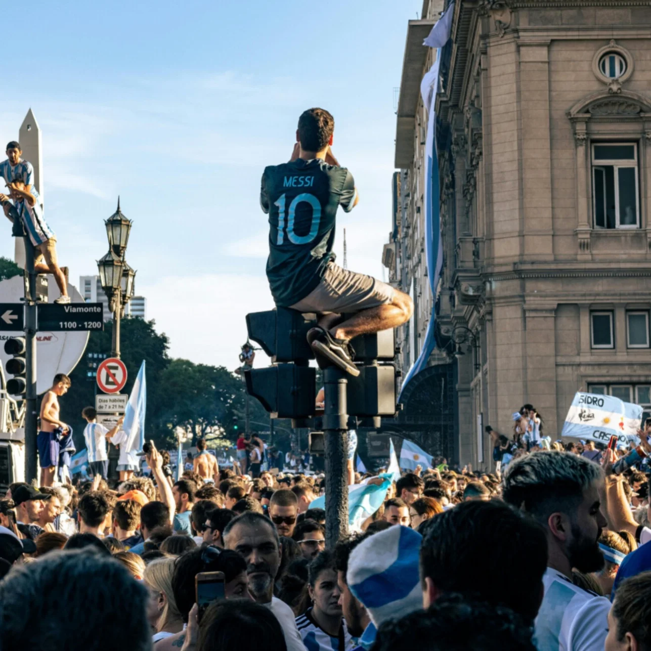 الجوائز التي فاز بها ليونيل ميسي